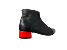 Carica l'immagine nel visualizzatore di Gallery, TJ NERO/ROSSO Traforato