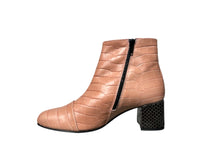 Carica l'immagine nel visualizzatore di Gallery, TJQ Cocco Rosa