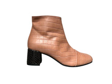 Carica l&#39;immagine nel visualizzatore di Gallery, TJQ Cocco Rosa
