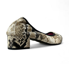 Load image into Gallery viewer, SCARPA MAGICA/Moca Beige Pitonato
