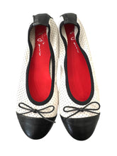 Load image into Gallery viewer, MINNIE Nero/Bianco Traforato
