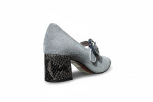 Lade das Bild in den Galerie-Viewer, MIU Blu Jeans
