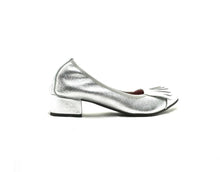 Load image into Gallery viewer, SCARPA MAGICA SILVER FRINGE

